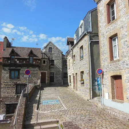 Le Petit Fort, Vue Magnifique Vue Sur Le Port Et La