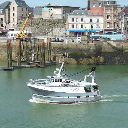 Le Petit Fort, Vue Magnifique Vue Sur Le Port Et La